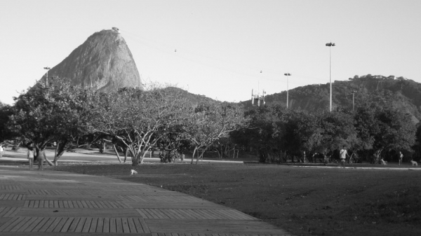 Rio de Janeiro em preto e branco.